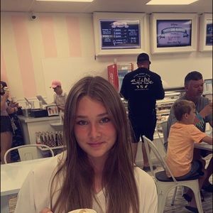 Meet your Posher, Caroline